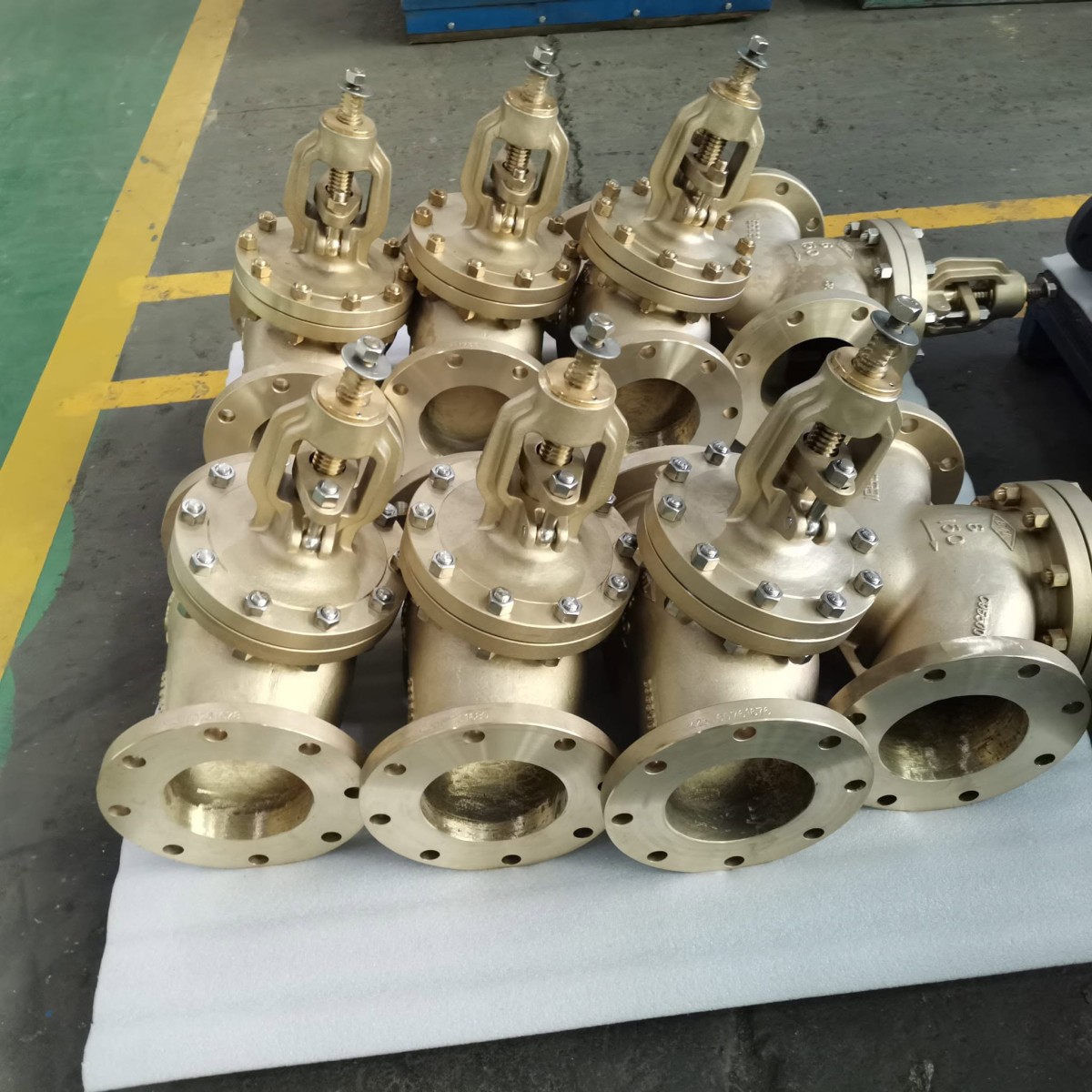 วาล์วประตูน้ำ ทองเหลือง Gate Valve 6 นิ้ว